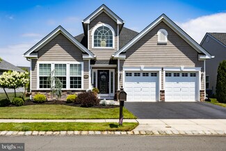 3 Moonlight Dr, Barnegat Township, NJ 08005
