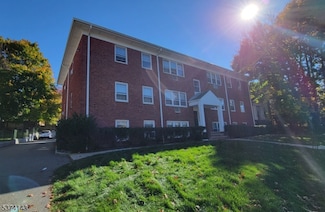 138 Roseland Ave, Caldwell, NJ 07006