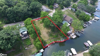 1059 Lakeshore Dr, Holiday Lake, IA 52211