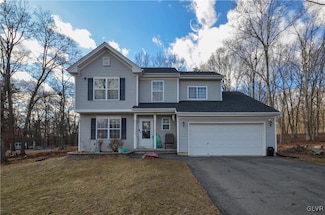 2138 Bedford Dr, Bushkill, PA 18324