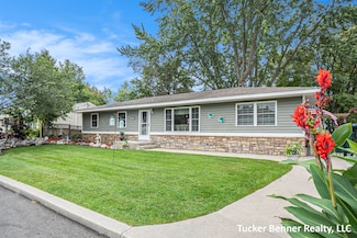 215 Mcconnell Ave, Muskegon, MI 49445