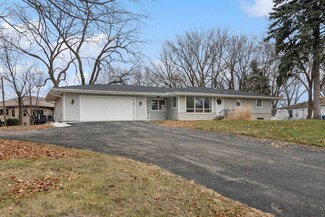 4419 Urbandale Ct N, Plymouth, MN 55446