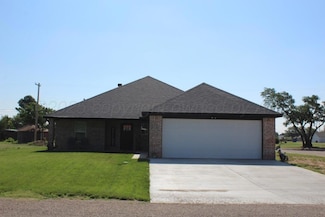 300 N 9th St, Vega, TX 79092