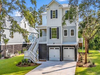 16 Comfort Ln, Pawleys Island, SC 29585