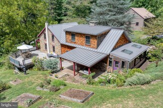 4108 Grothey Rd, Seven Valleys, PA 17360