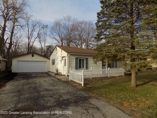 737 E Columbia St, Mason, MI 48854