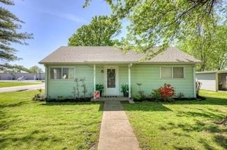 2147 S Main St, Carthage, MO 64836