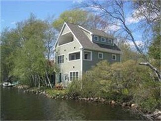 61 Ocean Ave, Hanson, MA 02341