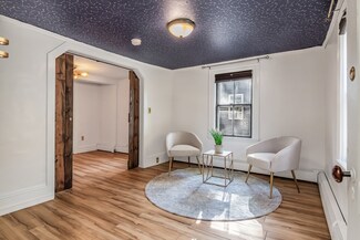 25 Daniels St Unit 2, Salem, MA 01970