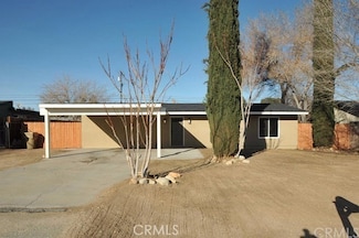16246 Pine St, Hesperia, CA 92345