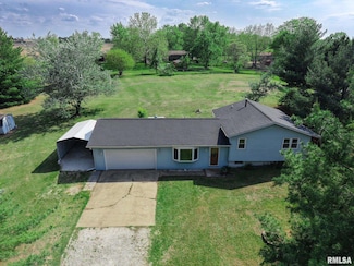 10133 Edgewood Dr, Manito, IL 61546