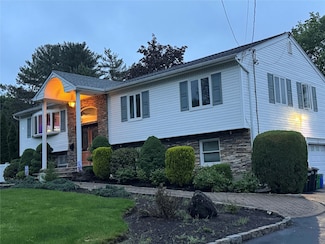 4 Rosemont Dr, New City, NY 10956