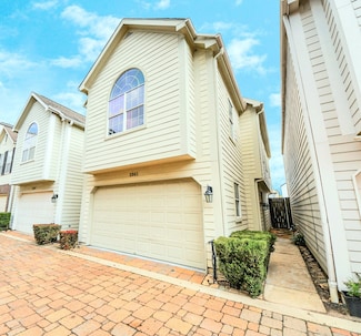 2941 Clinton Dr, Houston, TX 77020