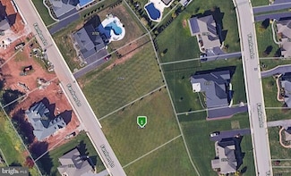 2715 Farnham Ln, York, PA 17408
