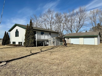 1420 4th St SW, Wadena, MN 56482