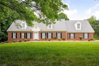 1117 Fairway Dr, Yadkinville, NC 27055