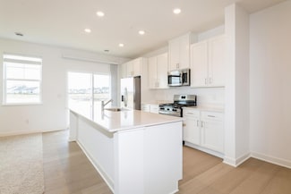 10485 Harbor Ln N, Maple Grove, MN 55369