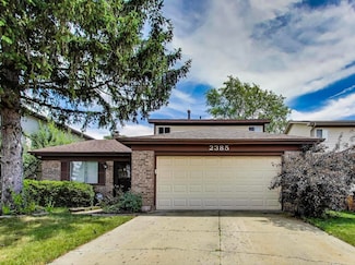 2385 Goldfinch St, Woodridge, IL 60517