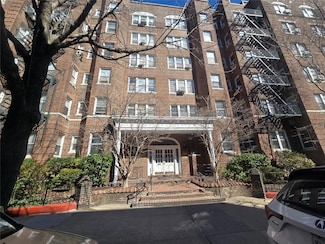 65-41 Booth St Unit 4A, Rego Park, NY 11374