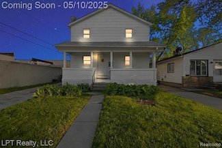 31 W Barrett Ave, Madison Heights, MI 48071