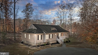14 Oak Rd, Bumpass, VA 23024