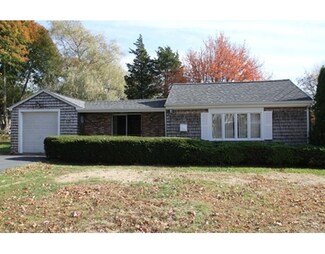 88 Cummings Ln, Westport, MA 02790