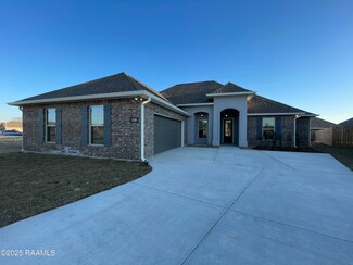 124 Garden Meadows Dr, Lafayette, LA 70506