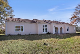 40 County Road 2404, Eureka Springs, AR 72632