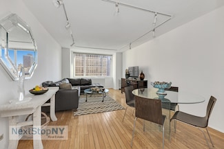 245 E 54th St Unit 17G, New York, NY 10022