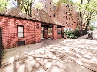 118-60 Metropolitan Ave Unit 6F, Kew Gardens, NY 11415