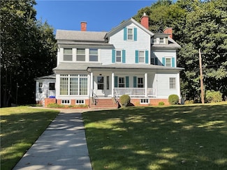 18 Payan St, West Warwick, RI 02893