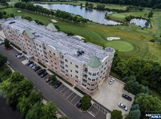 2402 Windsor Park Ct, Englewood, NJ 07631