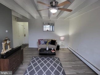 100 E Glenolden Ave Unit R18, Glenolden, PA 19036