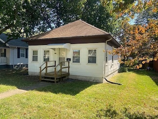 709 Rhodes Ave, Grandview, MO 64030