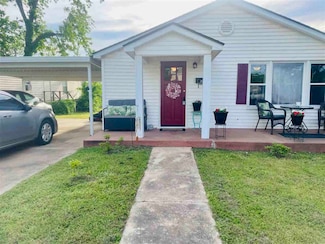 202 S Walnut St, Bristow, OK 74010