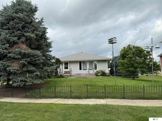 615 5th Ave, Fairmont, NE 68354
