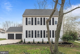 8 Windsor Dr, Sicklerville, NJ 08081