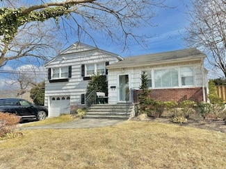513 Dee Ct, East Meadow, NY 11554