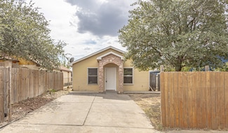 322 Ocean Dr, Laredo, TX 78043