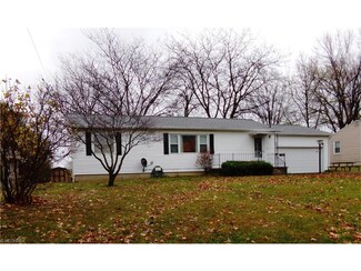 1403 Eastbrook Dr, Ashland, OH 44805