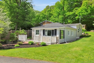 538 Winthrop Rd Unit 5, Deep River, CT 06417