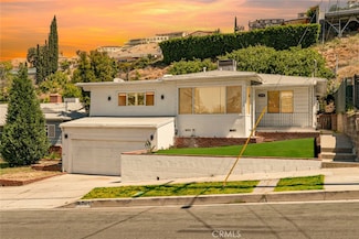 10159 Lanark St, Sun Valley, CA 91352