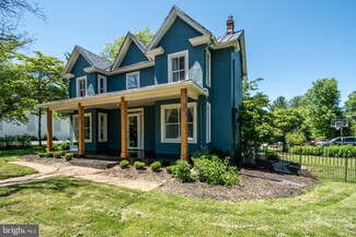 18 E Loudoun St, Round Hill, VA 20141