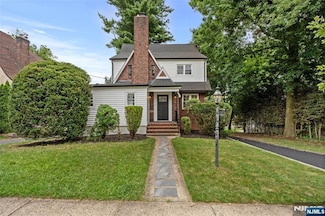871 Prince St, Teaneck, NJ 07666
