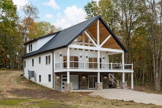 741 Floral Valley Dr E, Howard Township, OH 43028