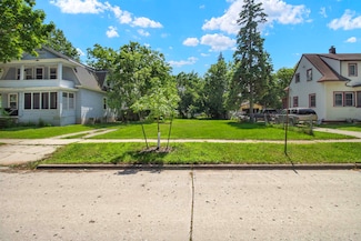 1274 Cherry St, Green Bay, WI 54301