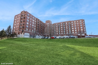 1700 Riverwoods Dr Unit 703, Melrose Park, IL 60160