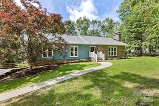 27 Glen Crest Dr, Arden, NC 28704