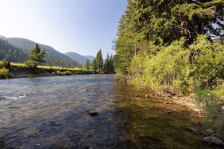 450 Karst Stage Loop, Gallatin Gateway, MT 59730
