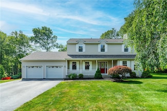 33 Oak Hill Dr, Johnston, RI 02919